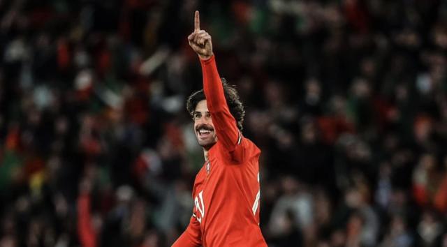 90分钟C罗仍是巨星 梅开二度 特林康成葡国英雄！