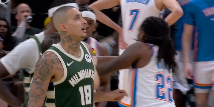 开云入口-冲突!波蒂斯肘击升级一级恶犯 华莱士报复性推搡没推动吃T!